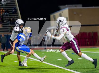 Thumbnail 2 in Lockhart vs Alamo Heights (UIL football 5A Region 4 Bi-District Playoff) photogallery.