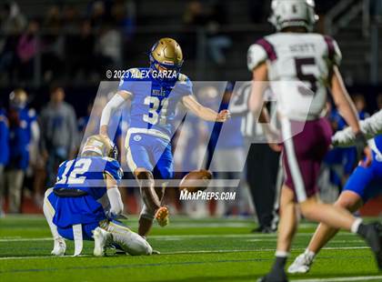 Thumbnail 2 in Lockhart vs Alamo Heights (UIL football 5A Region 4 Bi-District Playoff) photogallery.
