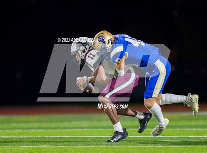 Thumbnail 3 in Lockhart vs Alamo Heights (UIL football 5A Region 4 Bi-District Playoff) photogallery.