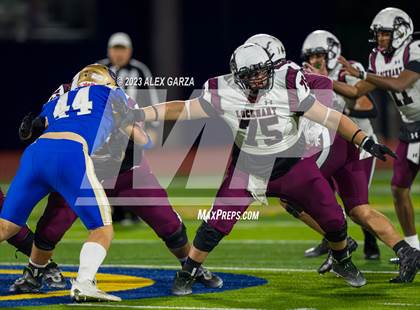 Thumbnail 3 in Lockhart vs Alamo Heights (UIL football 5A Region 4 Bi-District Playoff) photogallery.