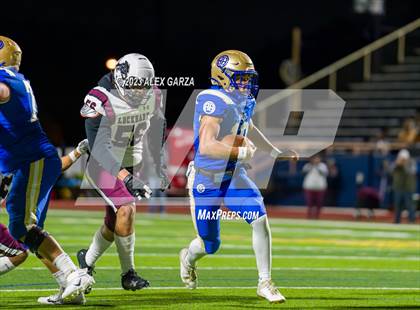 Thumbnail 3 in Lockhart vs Alamo Heights (UIL football 5A Region 4 Bi-District Playoff) photogallery.