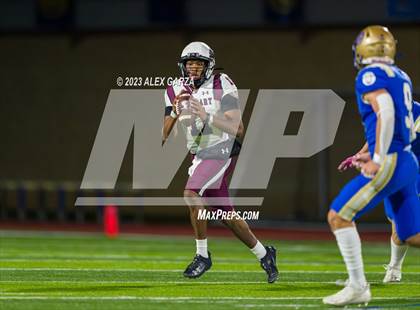 Thumbnail 3 in Lockhart vs Alamo Heights (UIL football 5A Region 4 Bi-District Playoff) photogallery.
