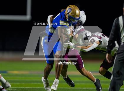 Thumbnail 3 in Lockhart vs Alamo Heights (UIL football 5A Region 4 Bi-District Playoff) photogallery.