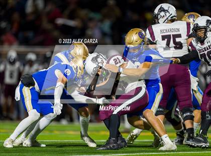 Thumbnail 2 in Lockhart vs Alamo Heights (UIL football 5A Region 4 Bi-District Playoff) photogallery.