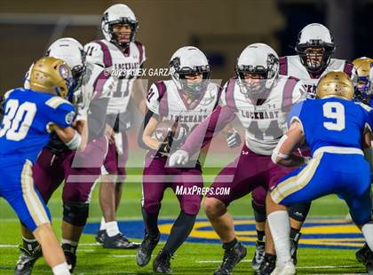 Thumbnail 1 in Lockhart vs Alamo Heights (UIL football 5A Region 4 Bi-District Playoff) photogallery.