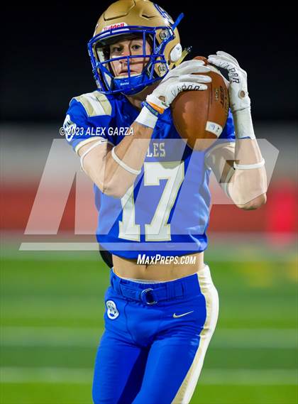 Thumbnail 3 in Lockhart vs Alamo Heights (UIL football 5A Region 4 Bi-District Playoff) photogallery.