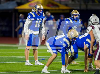 Thumbnail 1 in Lockhart vs Alamo Heights (UIL football 5A Region 4 Bi-District Playoff) photogallery.