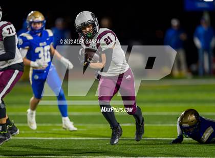 Thumbnail 1 in Lockhart vs Alamo Heights (UIL football 5A Region 4 Bi-District Playoff) photogallery.