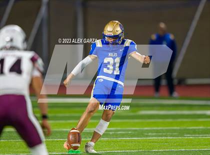 Thumbnail 3 in Lockhart vs Alamo Heights (UIL football 5A Region 4 Bi-District Playoff) photogallery.