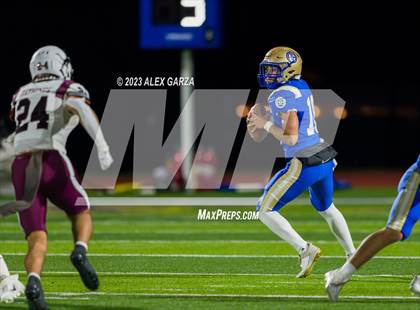 Thumbnail 3 in Lockhart vs Alamo Heights (UIL football 5A Region 4 Bi-District Playoff) photogallery.