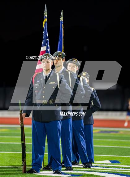 Thumbnail 3 in Lockhart vs Alamo Heights (UIL football 5A Region 4 Bi-District Playoff) photogallery.