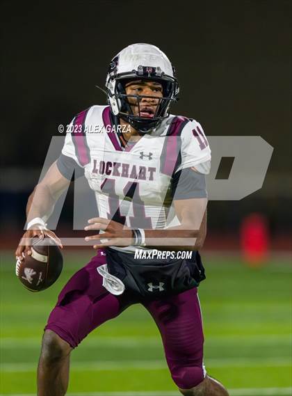 Thumbnail 2 in Lockhart vs Alamo Heights (UIL football 5A Region 4 Bi-District Playoff) photogallery.