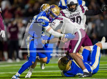 Thumbnail 3 in Lockhart vs Alamo Heights (UIL football 5A Region 4 Bi-District Playoff) photogallery.