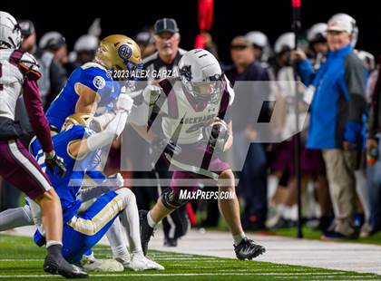 Thumbnail 3 in Lockhart vs Alamo Heights (UIL football 5A Region 4 Bi-District Playoff) photogallery.
