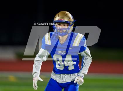 Thumbnail 1 in Lockhart vs Alamo Heights (UIL football 5A Region 4 Bi-District Playoff) photogallery.