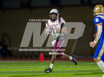 Thumbnail 1 in Lockhart vs Alamo Heights (UIL football 5A Region 4 Bi-District Playoff) photogallery.