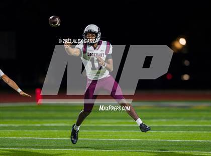 Thumbnail 2 in Lockhart vs Alamo Heights (UIL football 5A Region 4 Bi-District Playoff) photogallery.