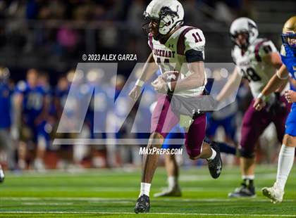 Thumbnail 3 in Lockhart vs Alamo Heights (UIL football 5A Region 4 Bi-District Playoff) photogallery.