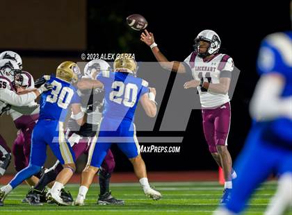 Thumbnail 2 in Lockhart vs Alamo Heights (UIL football 5A Region 4 Bi-District Playoff) photogallery.