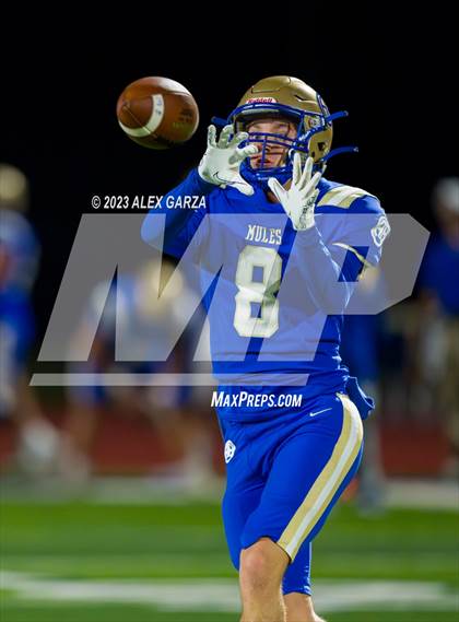 Thumbnail 3 in Lockhart vs Alamo Heights (UIL football 5A Region 4 Bi-District Playoff) photogallery.