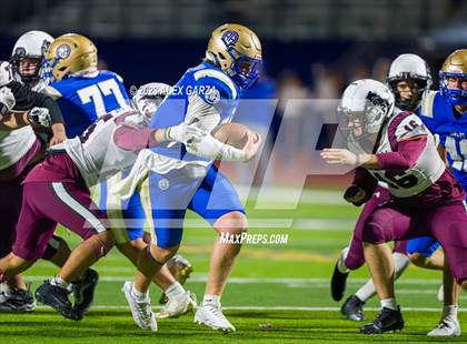 Thumbnail 3 in Lockhart vs Alamo Heights (UIL football 5A Region 4 Bi-District Playoff) photogallery.
