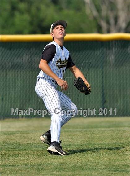 Thumbnail 2 in Dodd City vs Archer City (UIL 1A Region 2 Semifinals) photogallery.