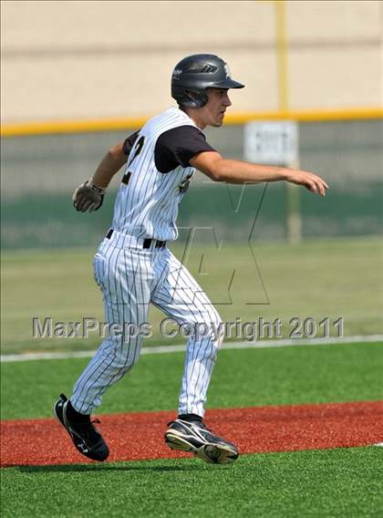 Thumbnail 3 in Dodd City vs Archer City (UIL 1A Region 2 Semifinals) photogallery.