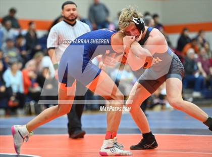 Thumbnail 3 in Klein @ Seven Lakes photogallery.