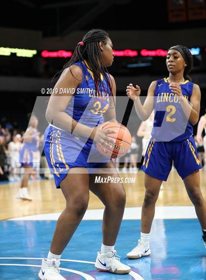 Thumbnail 3 in Kearney vs. Lincoln College Prep (MSHSAA Class 4 Quarterfinal) photogallery.