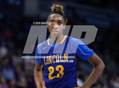 Thumbnail 1 in Kearney vs. Lincoln College Prep (MSHSAA Class 4 Quarterfinal) photogallery.