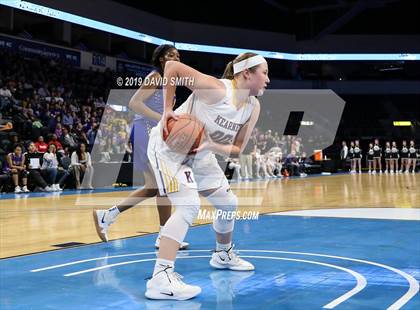 Thumbnail 3 in Kearney vs. Lincoln College Prep (MSHSAA Class 4 Quarterfinal) photogallery.