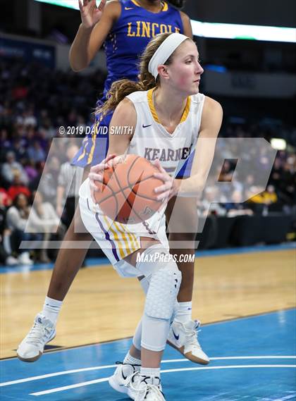 Thumbnail 3 in Kearney vs. Lincoln College Prep (MSHSAA Class 4 Quarterfinal) photogallery.