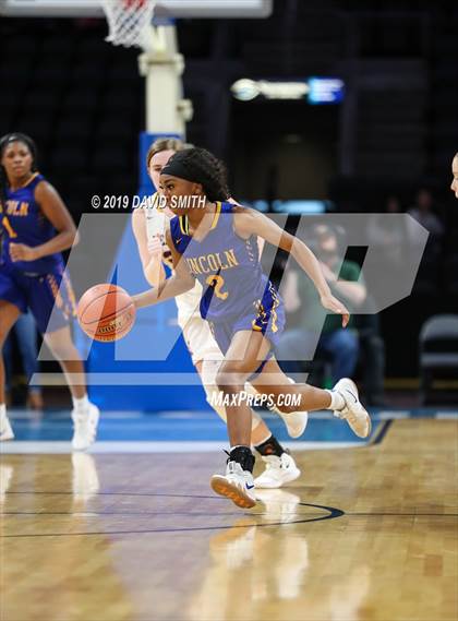 Thumbnail 3 in Kearney vs. Lincoln College Prep (MSHSAA Class 4 Quarterfinal) photogallery.