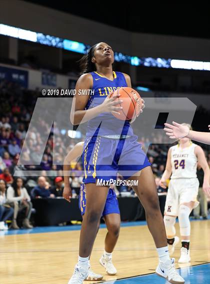 Thumbnail 3 in Kearney vs. Lincoln College Prep (MSHSAA Class 4 Quarterfinal) photogallery.