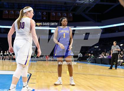 Thumbnail 2 in Kearney vs. Lincoln College Prep (MSHSAA Class 4 Quarterfinal) photogallery.