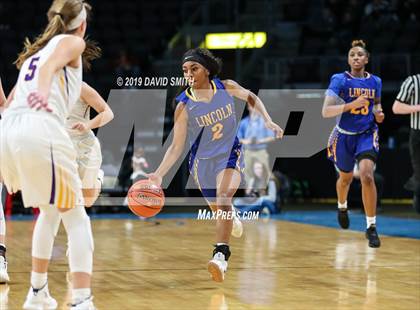 Thumbnail 3 in Kearney vs. Lincoln College Prep (MSHSAA Class 4 Quarterfinal) photogallery.