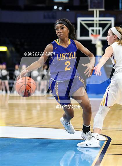 Thumbnail 1 in Kearney vs. Lincoln College Prep (MSHSAA Class 4 Quarterfinal) photogallery.