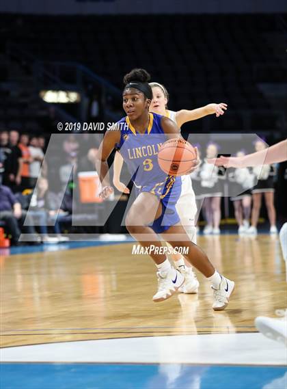 Thumbnail 1 in Kearney vs. Lincoln College Prep (MSHSAA Class 4 Quarterfinal) photogallery.