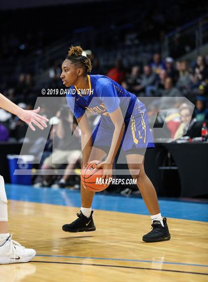 Thumbnail 3 in Kearney vs. Lincoln College Prep (MSHSAA Class 4 Quarterfinal) photogallery.