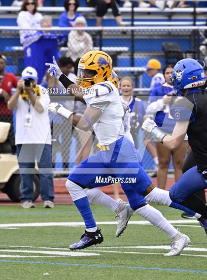 Thumbnail 1 in Lockport @ Kenmore West photogallery.