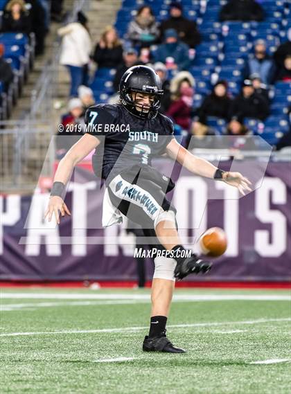 Thumbnail 2 in Melrose vs. Plymouth South (MIAA Division IV State Final) photogallery.