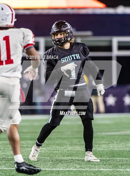 Thumbnail 2 in Melrose vs. Plymouth South (MIAA Division IV State Final) photogallery.