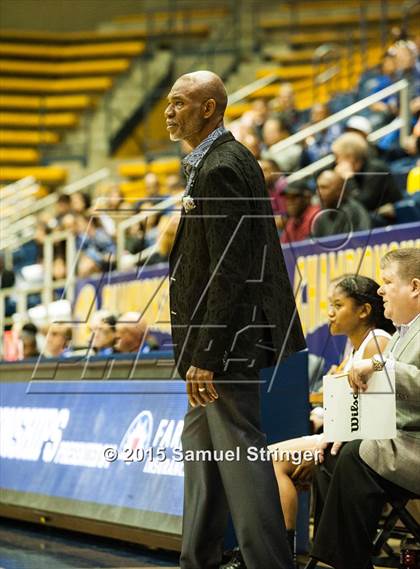 Thumbnail 3 in Eastside College Prep vs. La Jolla Country Day (CIF State D5 Final) photogallery.