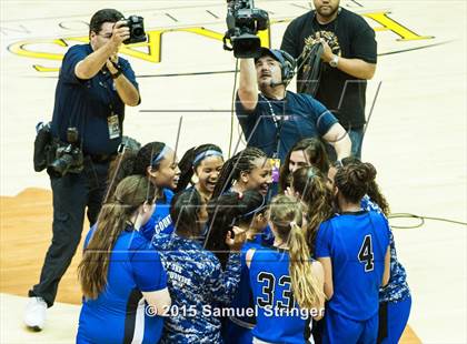 Thumbnail 2 in Eastside College Prep vs. La Jolla Country Day (CIF State D5 Final) photogallery.