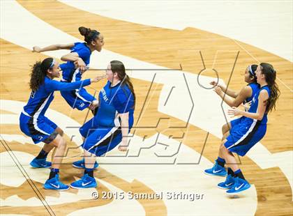 Thumbnail 3 in Eastside College Prep vs. La Jolla Country Day (CIF State D5 Final) photogallery.