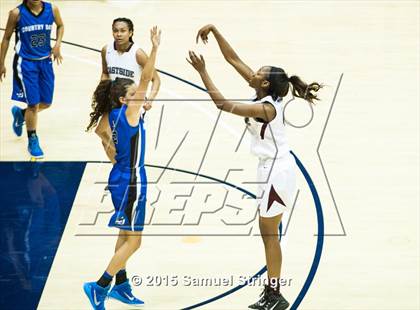 Thumbnail 3 in Eastside College Prep vs. La Jolla Country Day (CIF State D5 Final) photogallery.