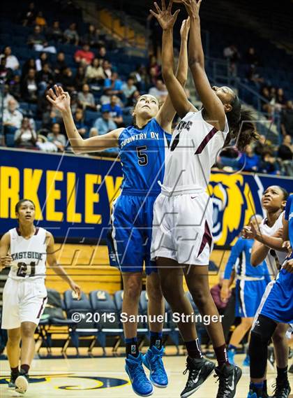 Thumbnail 3 in Eastside College Prep vs. La Jolla Country Day (CIF State D5 Final) photogallery.