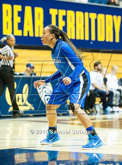 Thumbnail 3 in Eastside College Prep vs. La Jolla Country Day (CIF State D5 Final) photogallery.