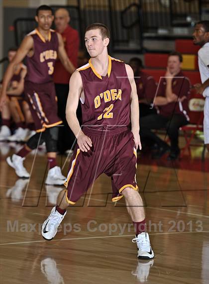Thumbnail 3 in Leuzinger vs. O'Dea (MaxPreps Holiday Classic) photogallery.