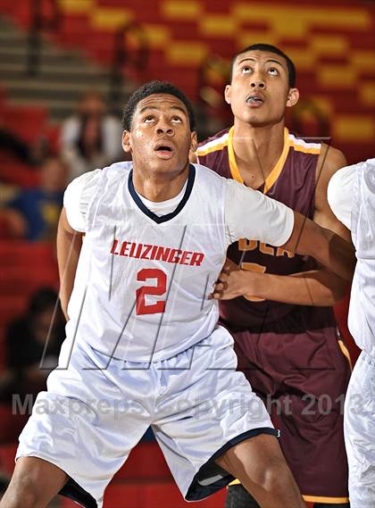 Thumbnail 1 in Leuzinger vs. O'Dea (MaxPreps Holiday Classic) photogallery.